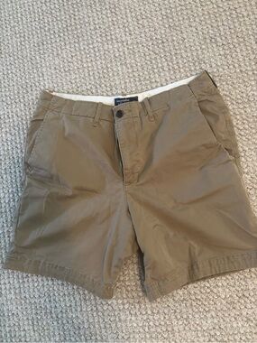 Abercrombie & Fitch Men's Khaki Flat-Front Chino Shorts
